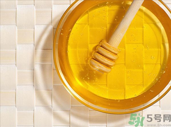 花粉過敏能吃蜂蜜嗎？花粉過敏可以喝蜂蜜嗎？