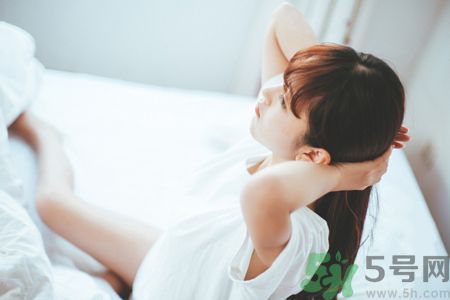 起床做什么運(yùn)動好?起床時怎么活動筋骨?
