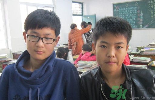 我13歲有點(diǎn)色怎么辦？我13歲有點(diǎn)色正不正常？