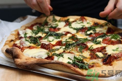 誰說吃pizza會變胖？瑪格麗特披薩 不會變胖的披薩吃法