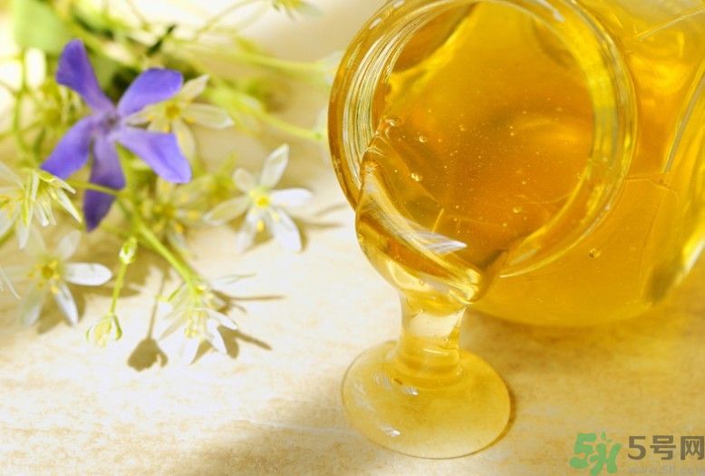 寶寶能吃蜂蜜嗎？怎么給寶寶吃蜂蜜才好？