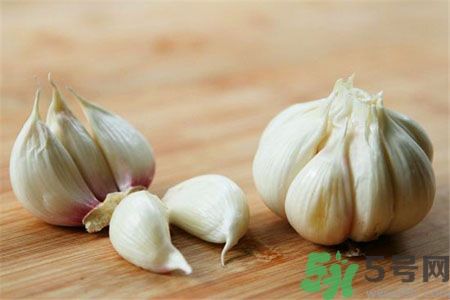 吃大蒜能降血壓?jiǎn)幔看笏獍l(fā)芽了還能吃嗎？