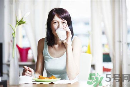 降低膽固醇的方法有哪些？降低膽固醇吃什么好？