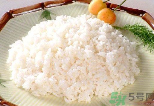 蒸飯?jiān)趺醋龊贸?？蒸飯要什么步驟?