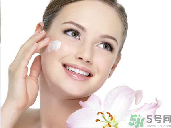 晚上怎樣護膚才是最好？晚上護膚的步驟有哪些?