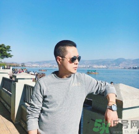 47歲老爸顏值逆天 47歲老爸保養(yǎng)怎么做的？