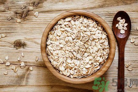 長(zhǎng)痘痘肌膚干燥怎么辦？肌膚干燥吃什么食物好？