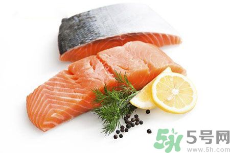 長(zhǎng)痘痘肌膚干燥怎么辦？肌膚干燥吃什么食物好？