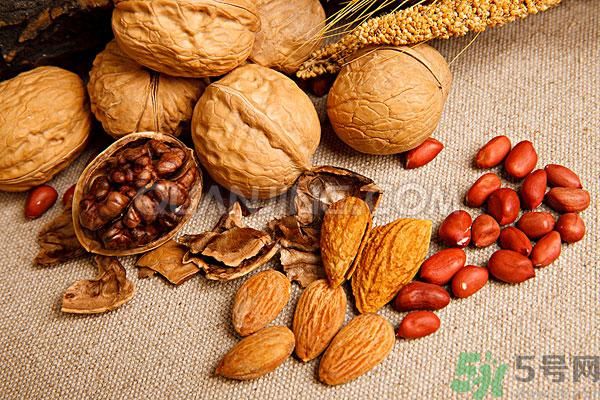 吃新鮮水果能抗皺嗎？防皺紋要吃什么？