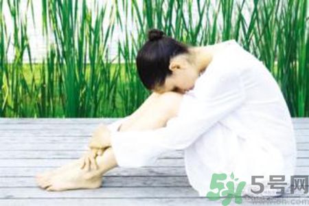 月經(jīng)有血塊是怎么回事？月經(jīng)有血塊怎么調(diào)理？