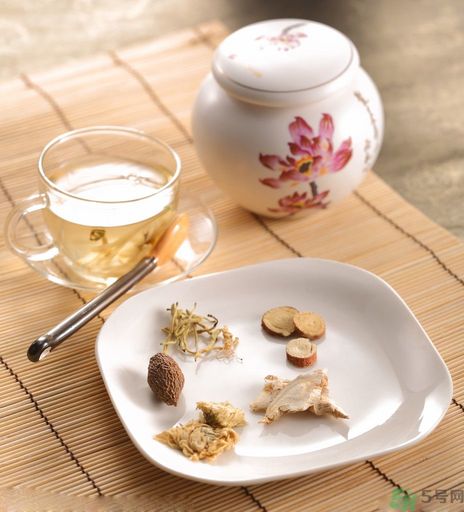 月經(jīng)有血塊是怎么回事？月經(jīng)有血塊怎么調(diào)理？