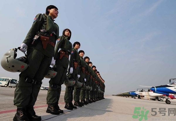 公交車遇到色狼怎么辦？防色狼手冊教你一招搞定！