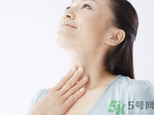 ?17歲女生有喉結(jié)正常嗎？17歲女生喉結(jié)突出怎么辦？