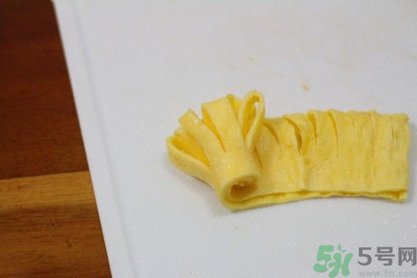 蘆筍開花了還可以吃嗎？蘆筍尾部開花能吃嗎？