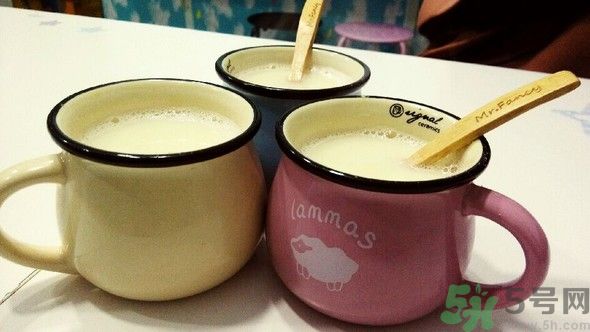 小葉增生可以喝豆?jié){嗎？小葉增生可以吃蜂蜜嗎？
