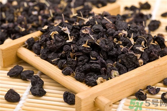 黑枸杞有什么功效？黑枸杞的好處有哪些？
