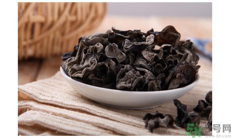 多吃黑木耳有什么好處？黑木耳可以排毒嗎？