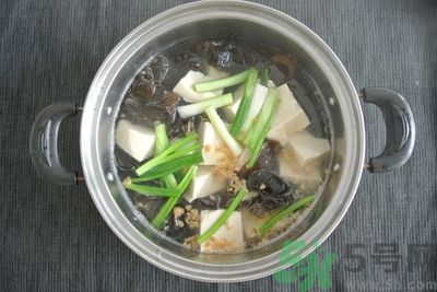 黑木耳可以治便秘嗎？黑木耳有什么食療的方法？