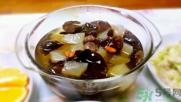 黑木耳可以治便秘嗎？黑木耳有什么食療的方法？