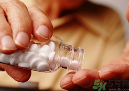 胃潰瘍的早期癥狀有哪些？胃潰瘍的癥狀有哪些？