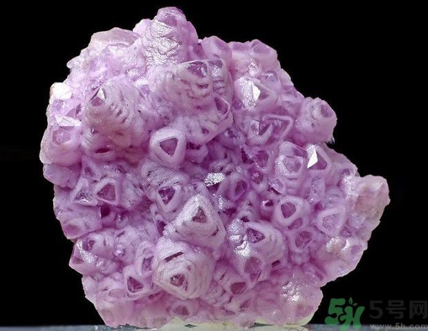 三生石是真的嗎？三生石能保佑姻緣嗎？