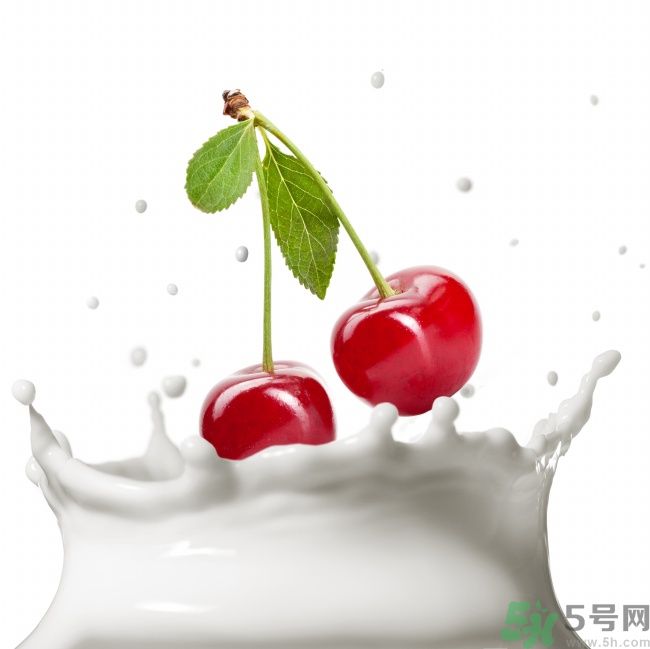 香蕉和牛奶可以一起吃嗎？牛奶可以和什么水果一起吃？