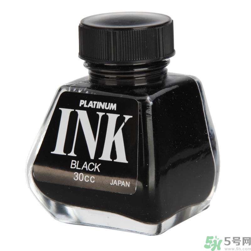 往同學保溫杯中倒墨汁 誤食墨水怎么辦？