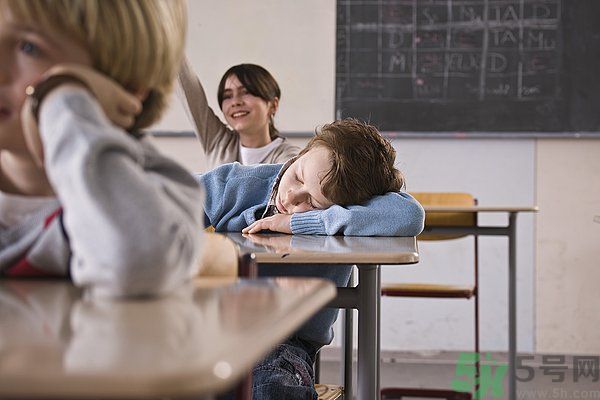高中生上課容易走神怎么辦？高中生上課如何提高注意力？