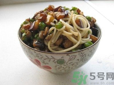 茄子肉丁打鹵面怎么做？茄子肉丁打鹵面好吃嗎？