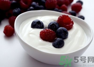 每天喝檸檬水可以排毒嗎？和檸檬水好不好？