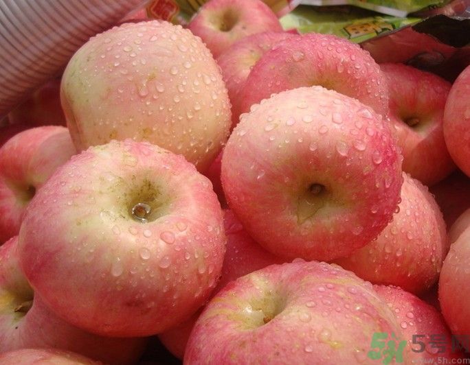 晚上9點以后可以吃蘋果嗎？晚上吃蘋果好不好？