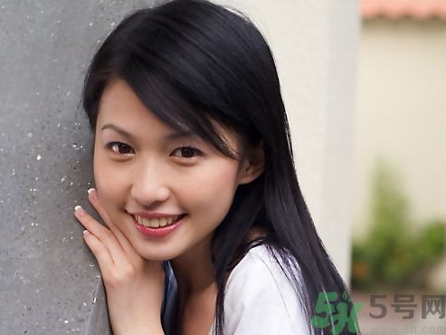 女子被針扎一下倒地身亡 毒狗針會(huì)致人死亡嗎？