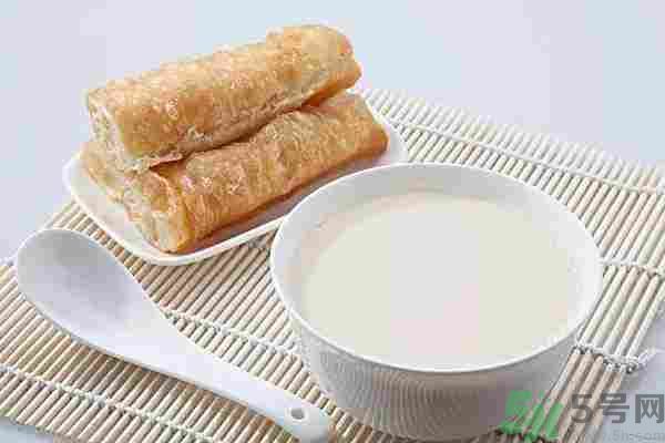 早餐吃面還是包子比較好？早餐吃包子和面健康嗎？