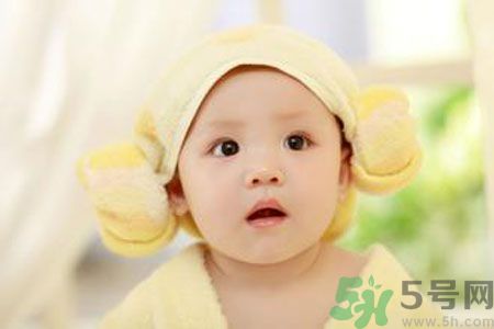 娃4歲不會(huì)喊爸爸的原因是什么？怎樣教寶寶說(shuō)話？