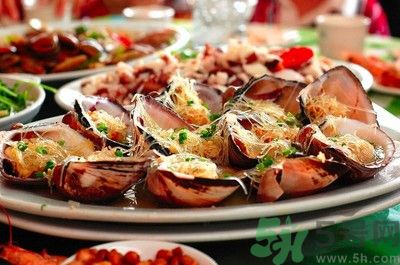 吃海鮮能喝啤酒嗎？吃海鮮為什么不能喝啤酒？