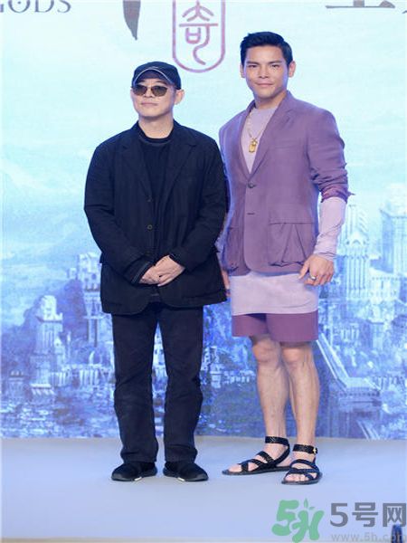 李連杰為什么故意打向佐？向佐是誰？