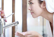 洗臉用冷水還是熱水好？用冷水洗臉好不好？