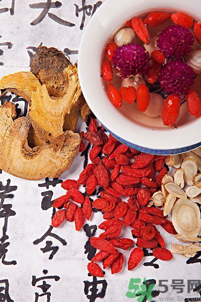 枸杞可以長時間燉煮嗎？枸杞有什么功效？
