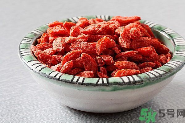 枸杞可以長時間燉煮嗎？枸杞有什么功效？