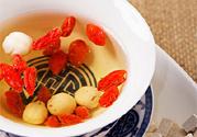 枸杞可以長(zhǎng)時(shí)間燉煮嗎？枸杞有什么功效？