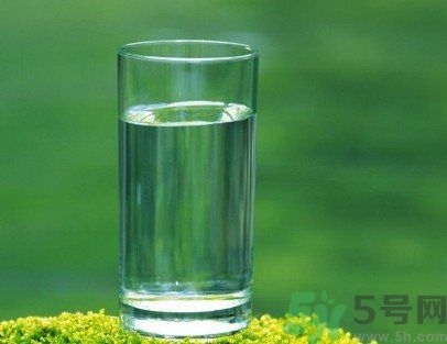 白開水隔幾天還能喝嗎？喝白開水要注意什么？