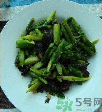 蘆筍和洋蔥能一起吃嗎？蘆筍和洋蔥怎么炒好吃？