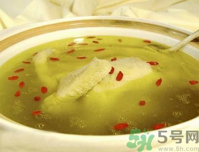 燉雞湯怎么去腥？燉雞湯很腥要怎做才好？