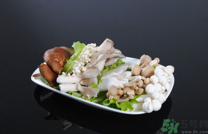 蘑菇能生吃嗎？蘑菇生吃會(huì)中毒嗎？