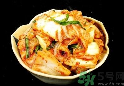 白菜隔夜了還能吃嗎？白菜隔夜怎么吃？