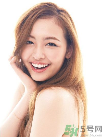 靚彩伊人新顏透亮柔膚液是什什么膚質(zhì)？靚彩伊人新顏透亮柔膚液怎么樣？