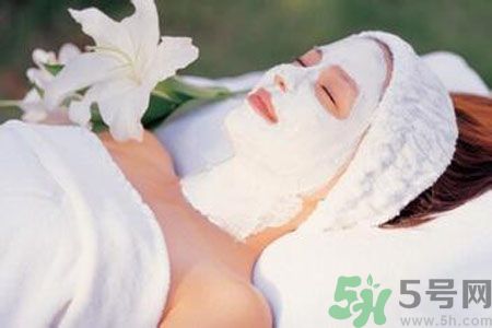 皮膚出油吃什么好？皮膚出油應(yīng)該吃什么？