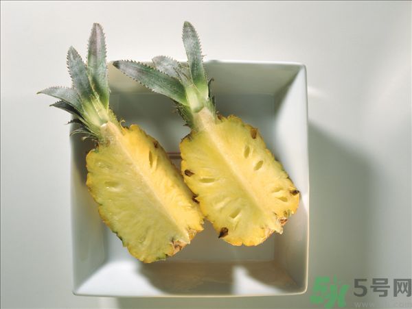 菠蘿可以和桃子一起吃嗎？菠蘿和桃子一起吃可以嗎？