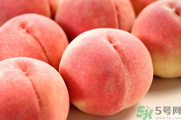 菠蘿可以和桃子一起吃嗎？菠蘿和桃子一起吃可以嗎？