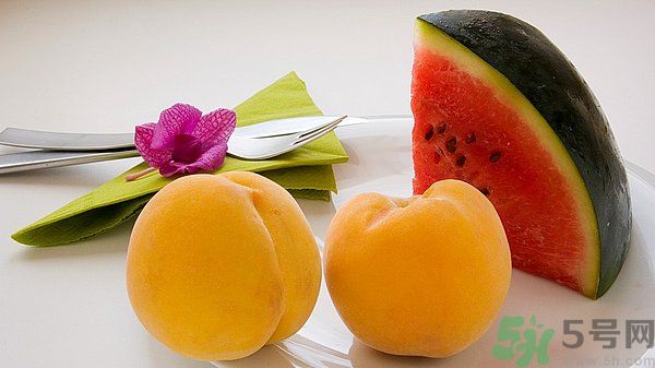 咳嗽能吃桃子嗎？咳嗽吃桃子好嗎？